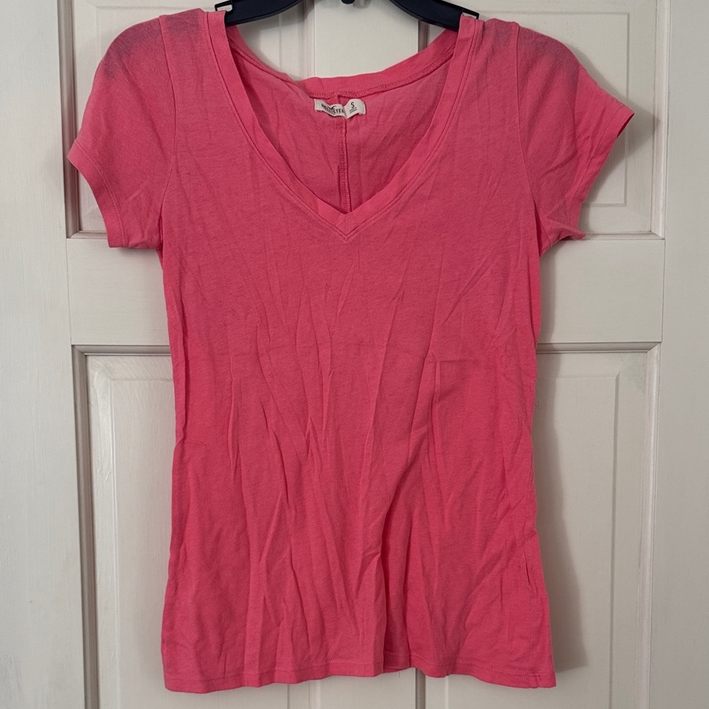 Hollister Coral V-Neck Short Sleeve Tee